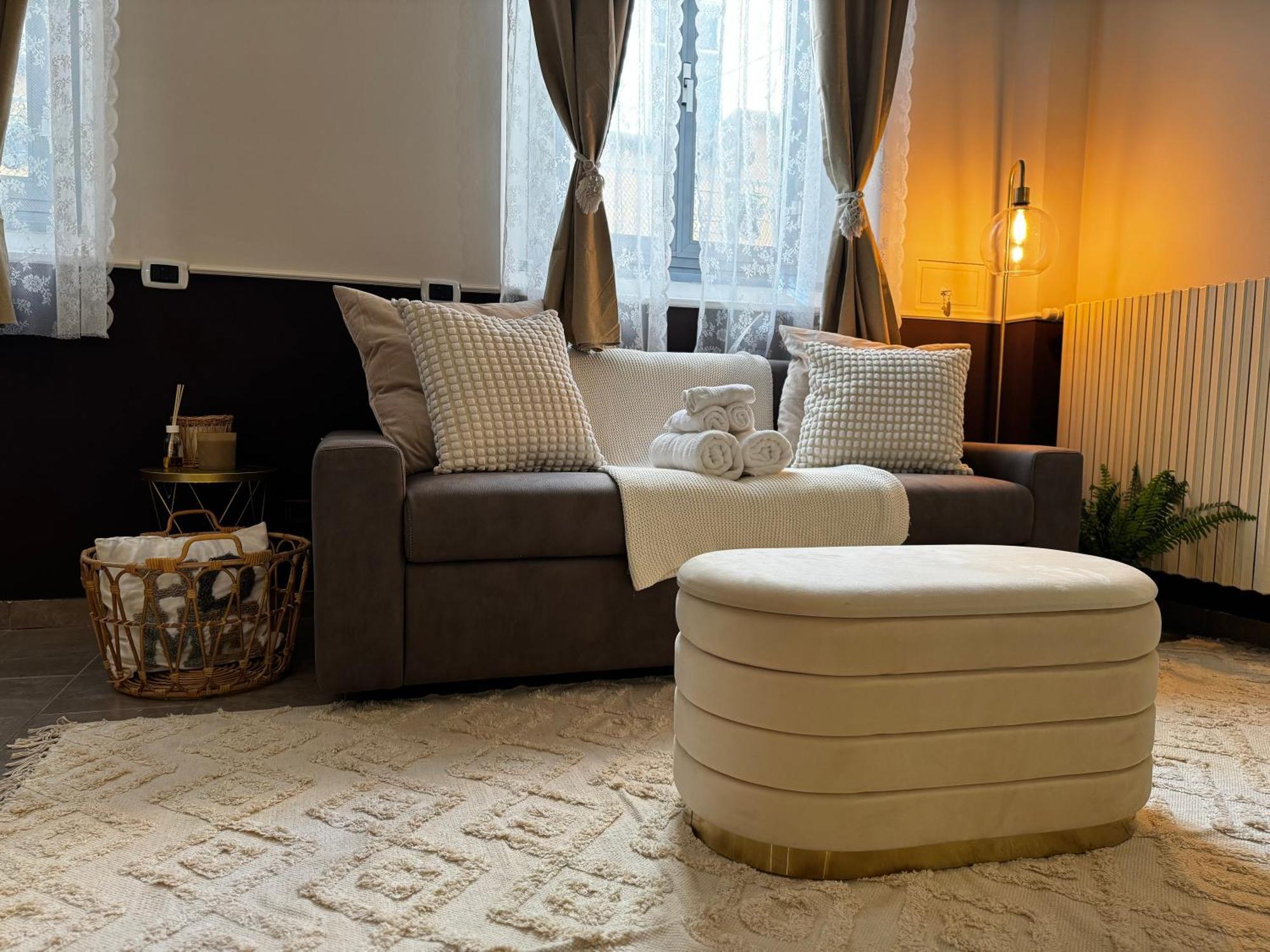 Апартаменти Regina Milano In Verona - Sky Tv, Wifi E Breakfast Box Екстер'єр фото