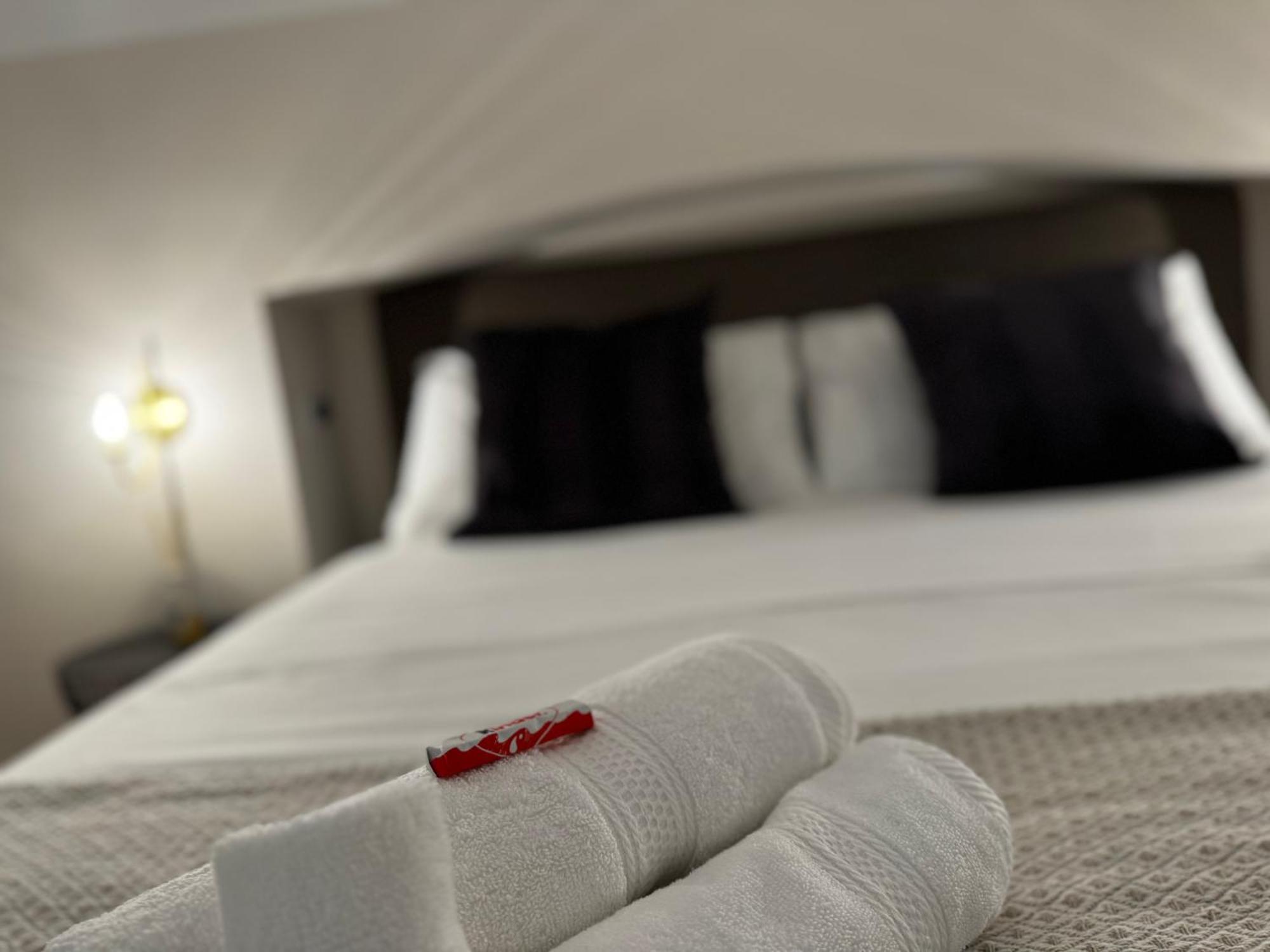 Апартаменти Regina Milano In Verona - Sky Tv, Wifi E Breakfast Box Екстер'єр фото